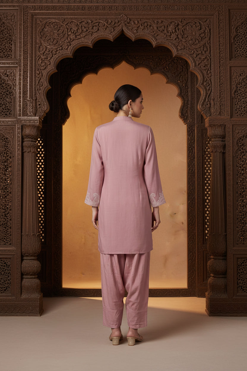 Dusky Pink Crepe Silk Co-Ord Set With Bead & Cutdana Embroidery – Farsi Salwar