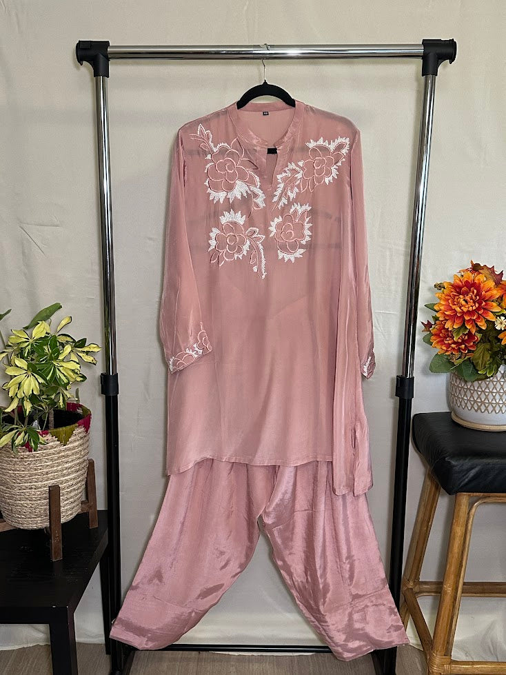 Dusky Pink Crepe Silk Co-Ord Set With Bead & Cutdana Embroidery – Farsi Salwar