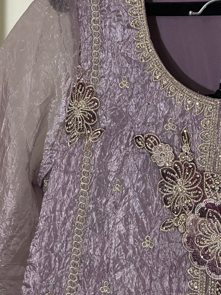 Dull Lavender Applique Work Set With Dupatta – Wide-Legged Palazzo